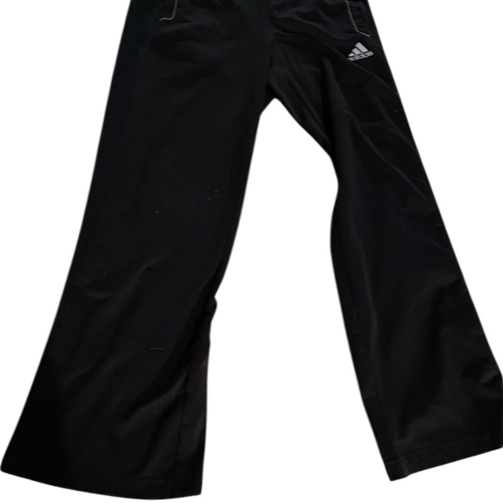 Adidas size  medium black Men’s sweatpants w/ pockets